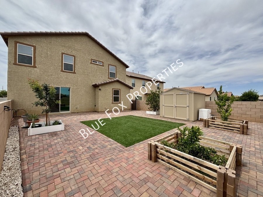 8518 W Pelican Place property image