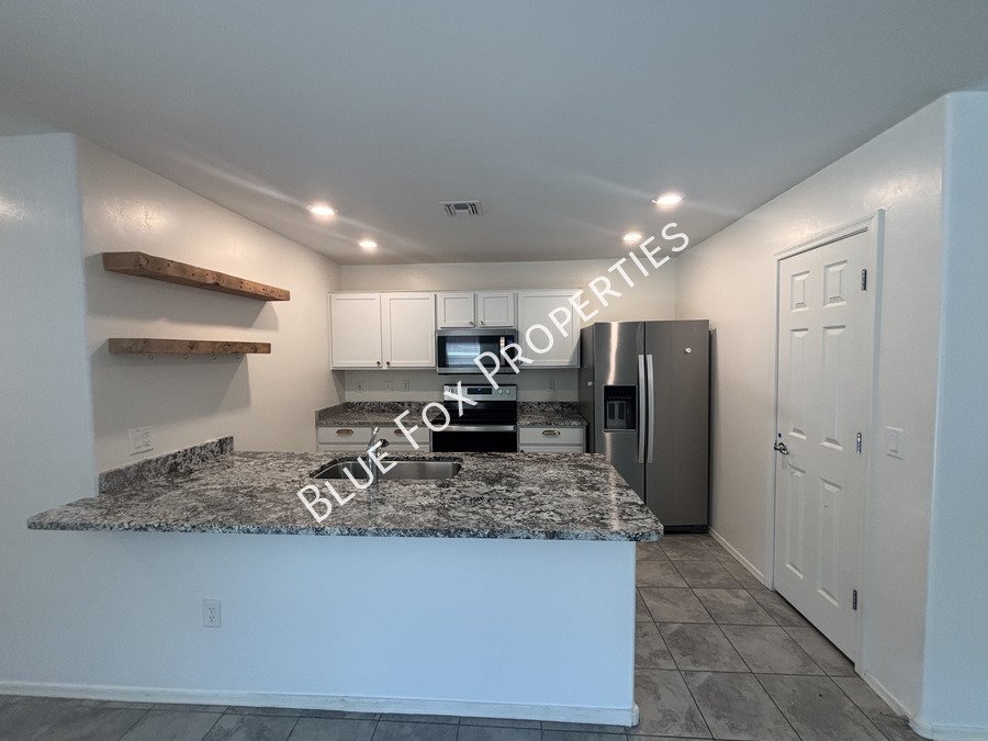 98 E Manor View Road property image