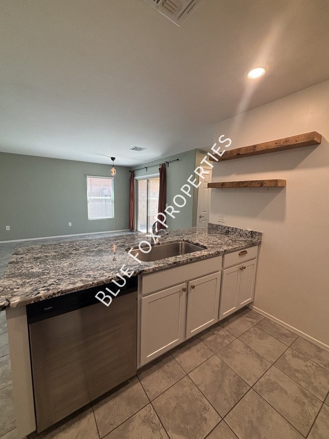 98 E Manor View Road property image