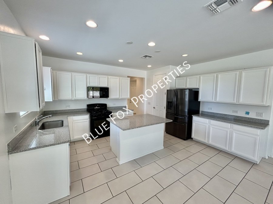 Coming June 15th! 7214 S Via Tierra Mesa property image