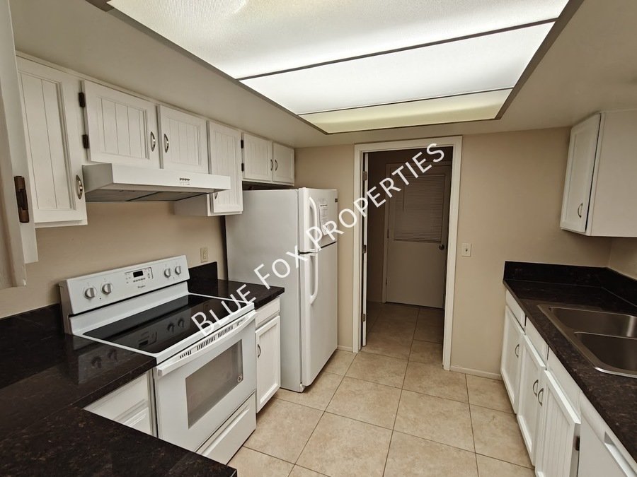 8305 N Midnight Way property image