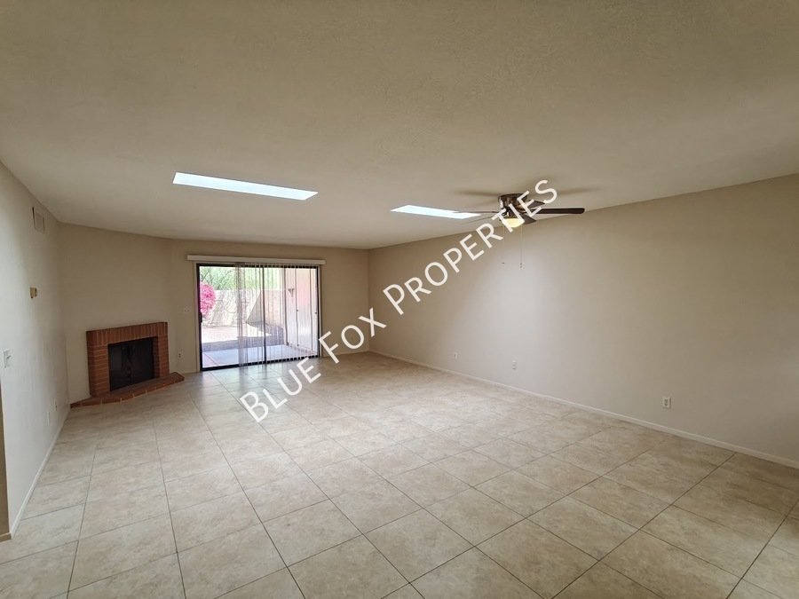8305 N Midnight Way property image