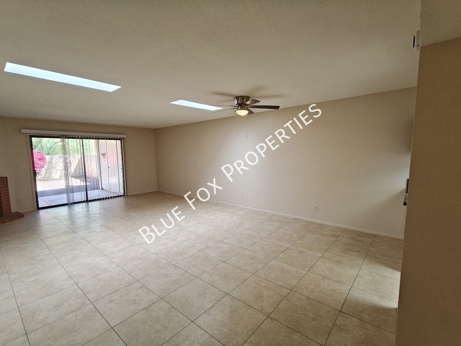 8305 N Midnight Way property image