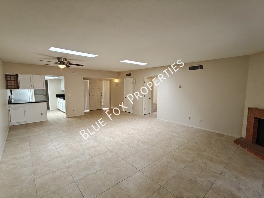 8305 N Midnight Way property image