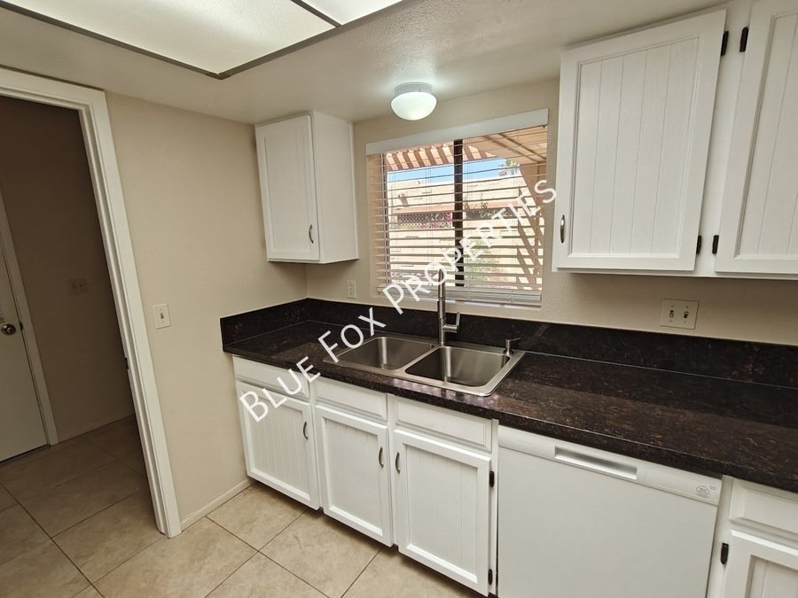 8305 N Midnight Way property image
