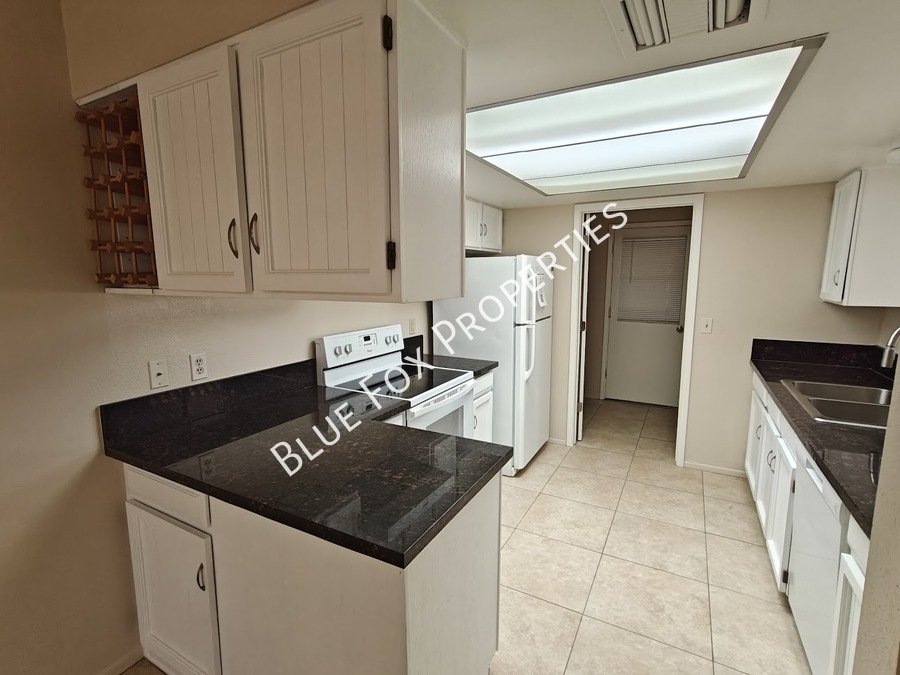 8305 N Midnight Way property image