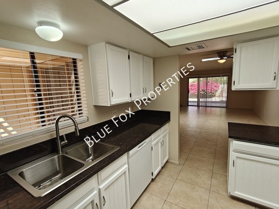 8305 N Midnight Way property image