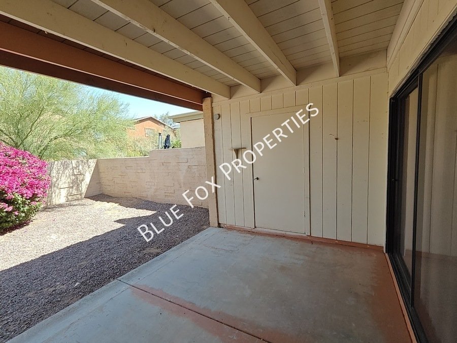 8305 N Midnight Way property image