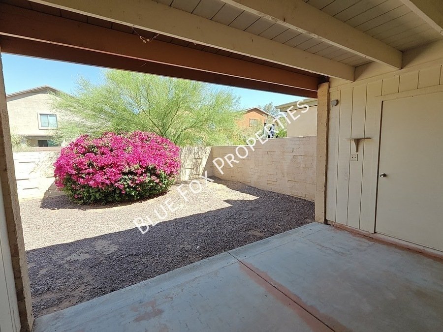 8305 N Midnight Way property image