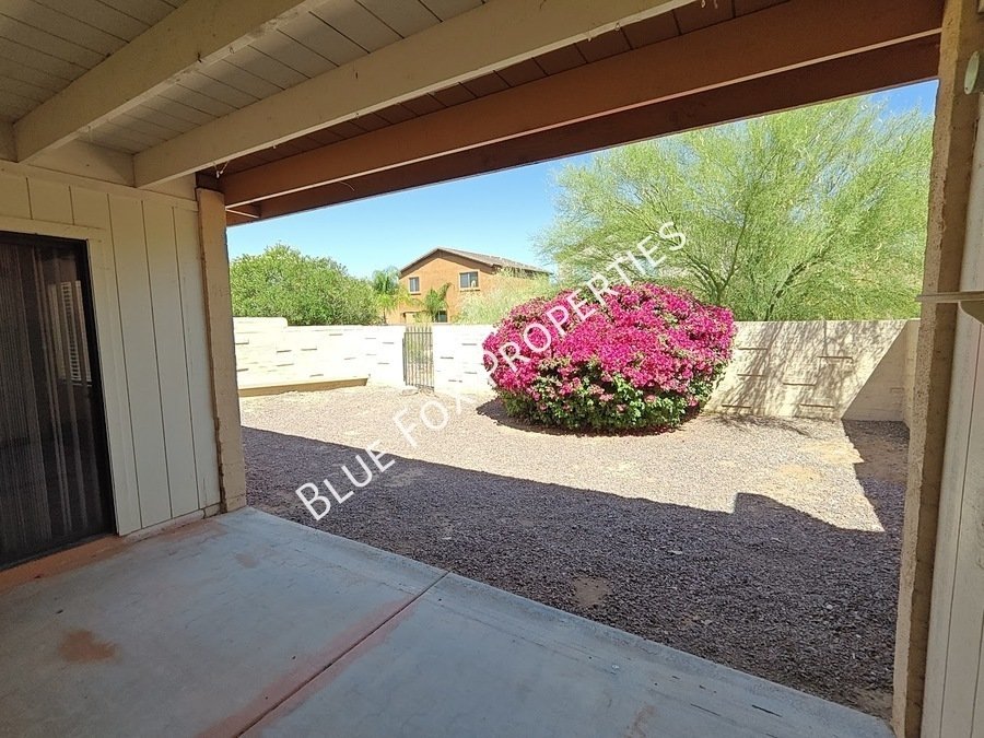 8305 N Midnight Way property image