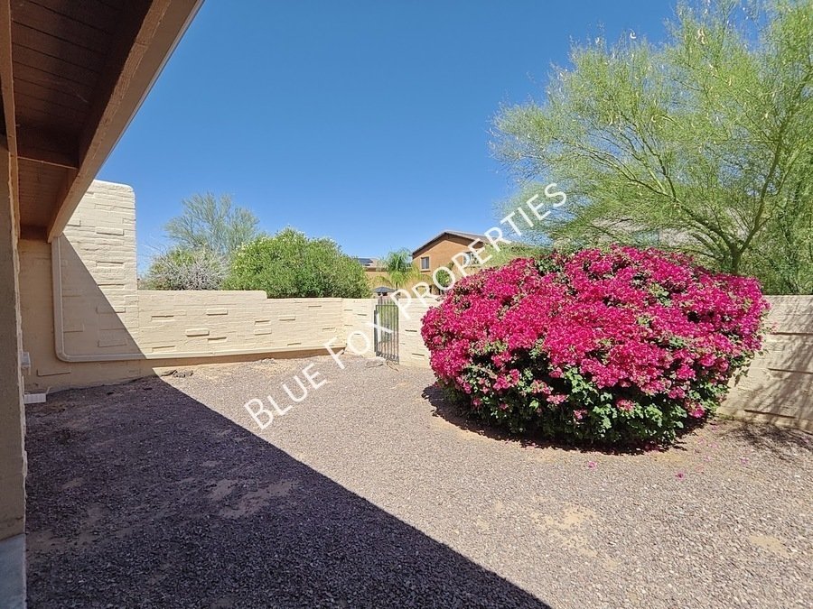 8305 N Midnight Way property image