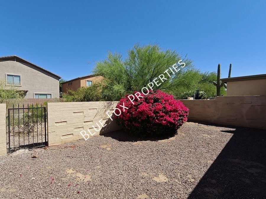8305 N Midnight Way property image
