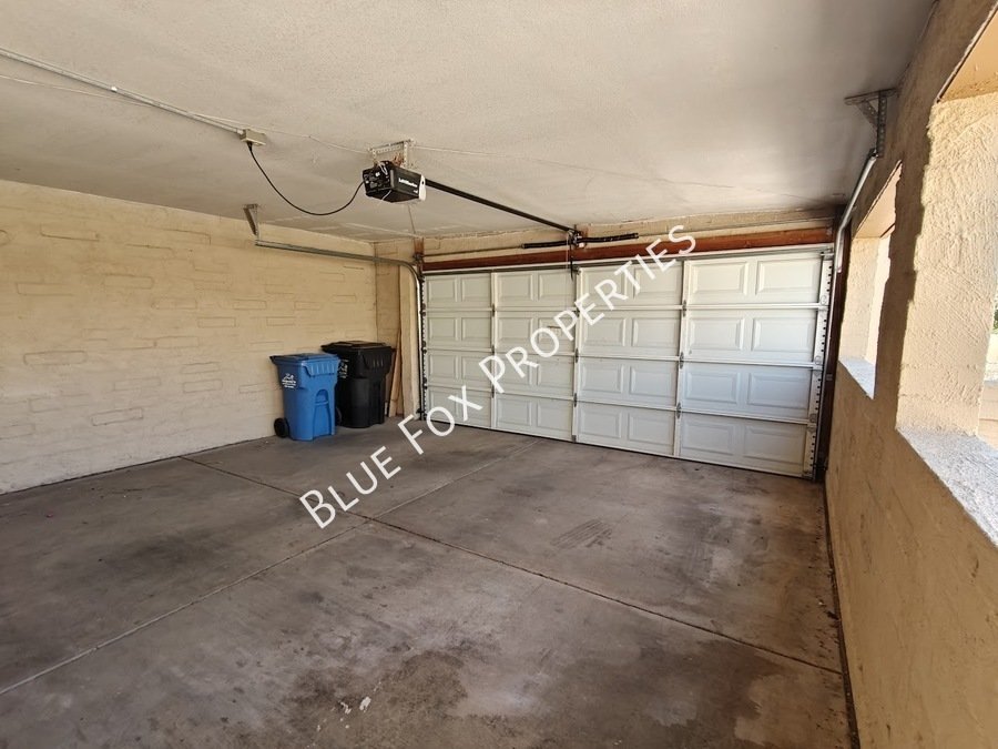 8305 N Midnight Way property image