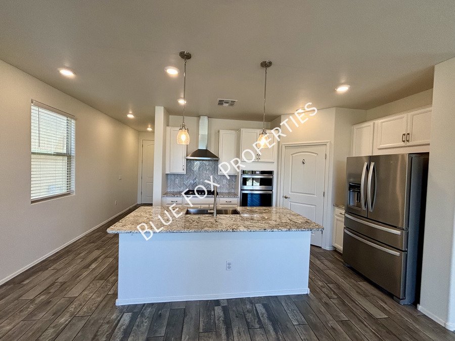 6217 North Saguaro Post Place property image