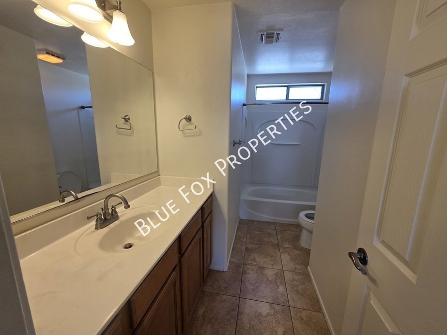 3 bed, 2.5 bath home, located close to schools, shopping and more! Peaceful neighborhood property image