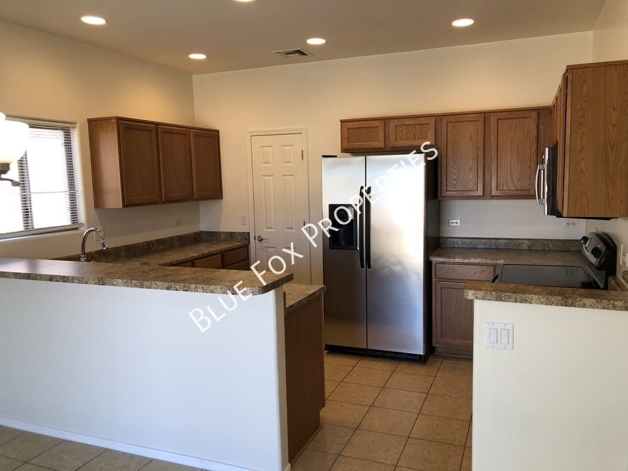 Massive 3 bd, 2-story home with loft! property image