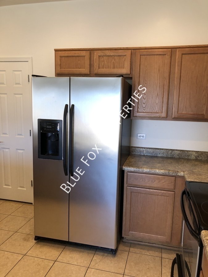 Massive 3 bd, 2-story home with loft! property image