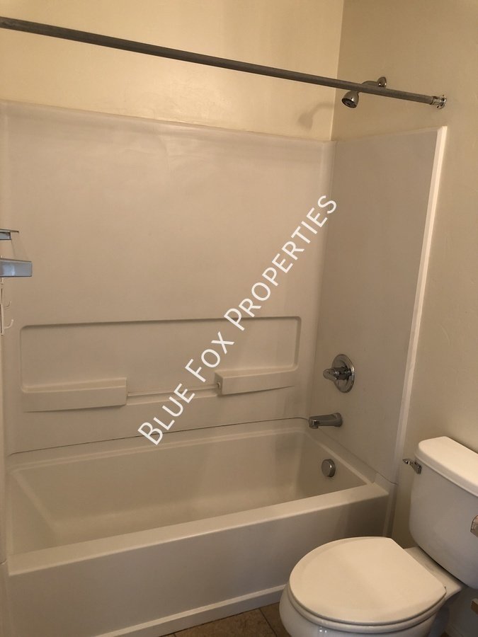 Massive 3 bd, 2-story home with loft! property image