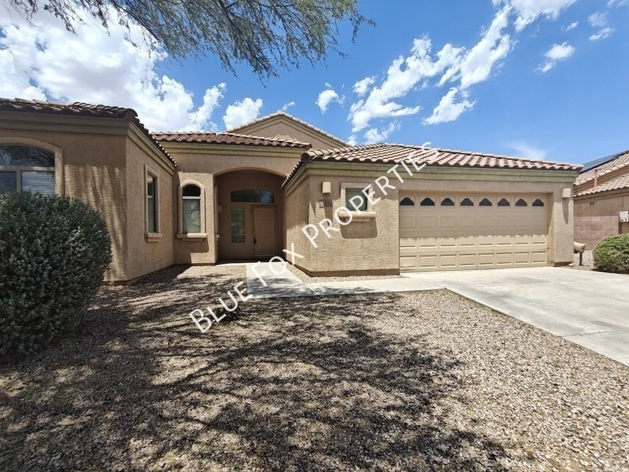 Gorgeous home in Sahuarita, enjoy all of the amenities the community has to offer! property image