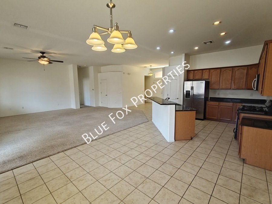 Gorgeous home in Sahuarita, enjoy all of the amenities the community has to offer! property image