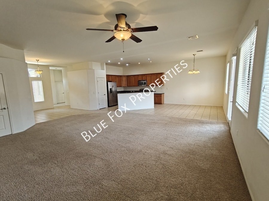 Gorgeous home in Sahuarita, enjoy all of the amenities the community has to offer! property image