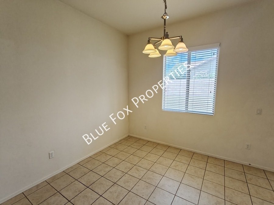 Gorgeous home in Sahuarita, enjoy all of the amenities the community has to offer! property image