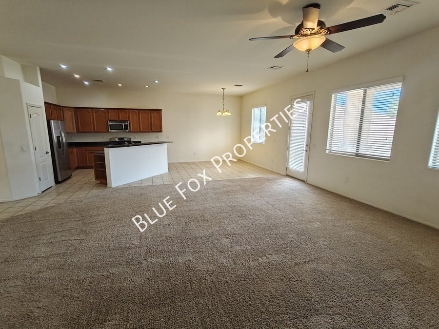 Gorgeous home in Sahuarita, enjoy all of the amenities the community has to offer! property image