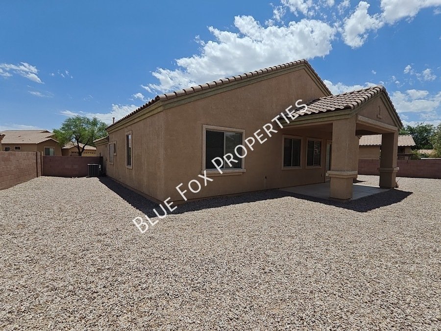 Gorgeous home in Sahuarita, enjoy all of the amenities the community has to offer! property image