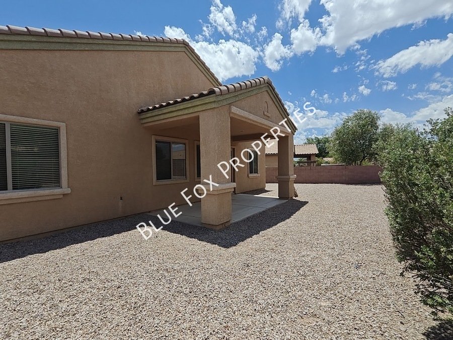 Gorgeous home in Sahuarita, enjoy all of the amenities the community has to offer! property image