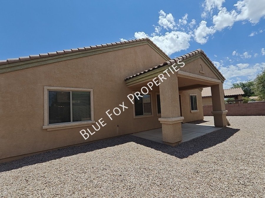 Gorgeous home in Sahuarita, enjoy all of the amenities the community has to offer! property image