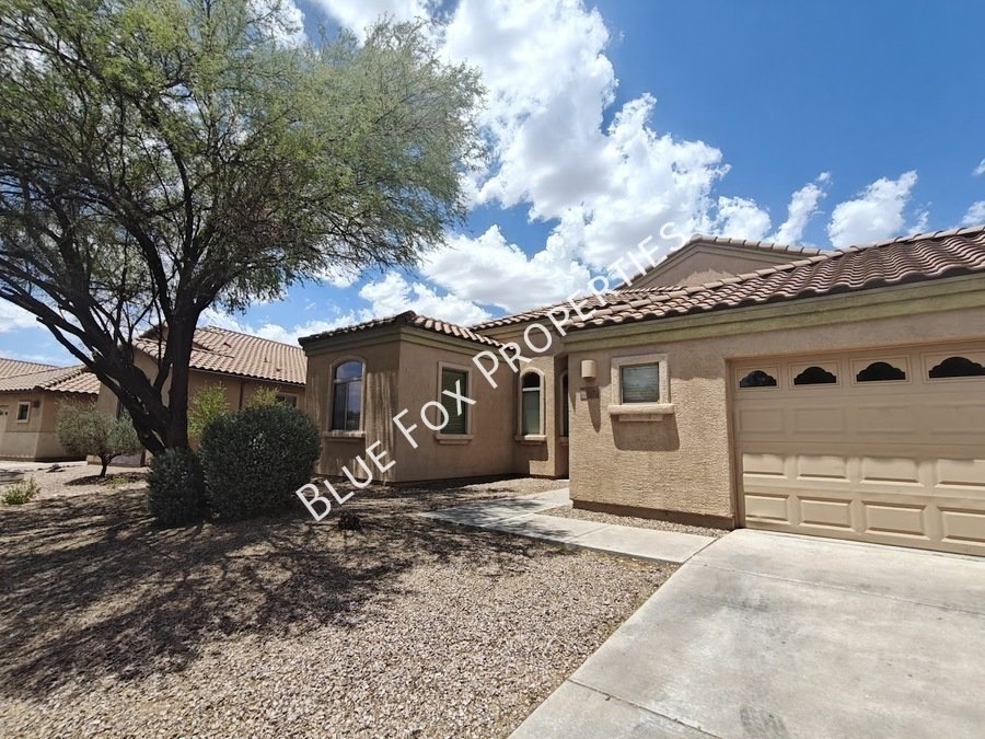 Gorgeous home in Sahuarita, enjoy all of the amenities the community has to offer! property image