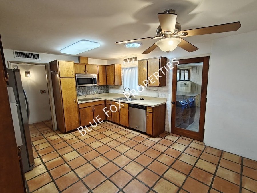 2781 W Calle Carapan property image