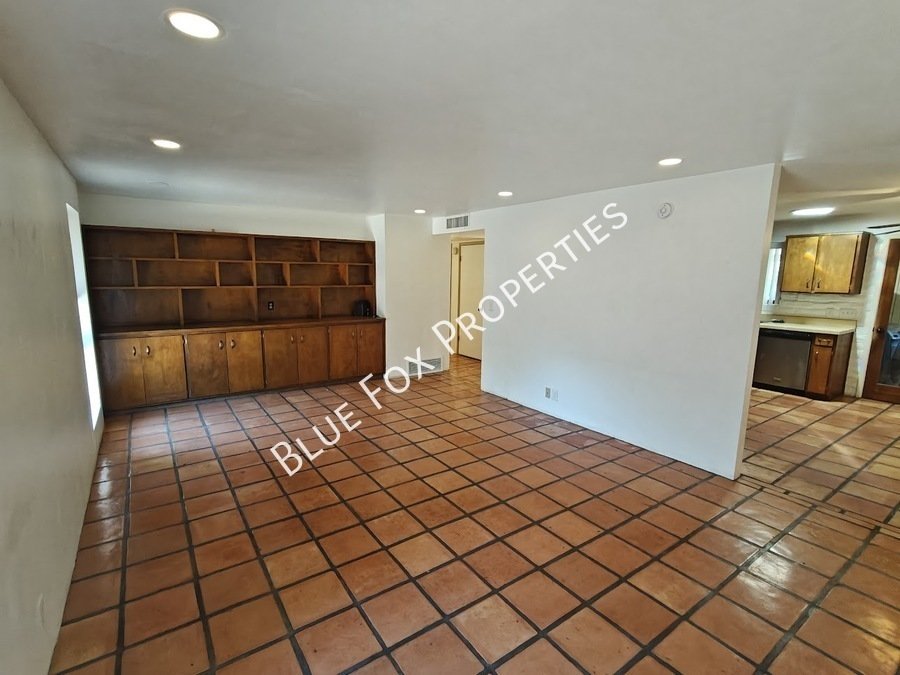 2781 W Calle Carapan property image