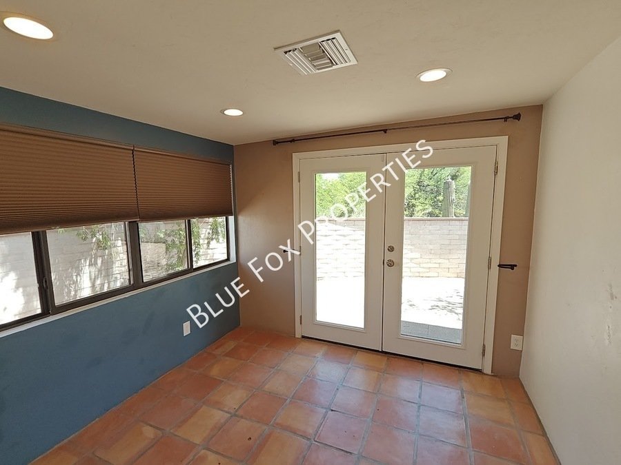 2781 W Calle Carapan property image