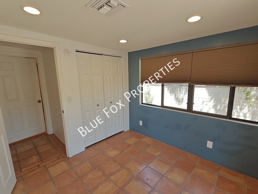 2781 W Calle Carapan property image