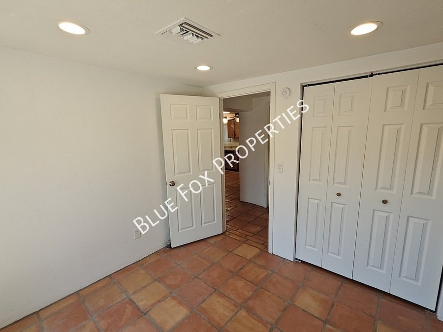 2781 W Calle Carapan property image