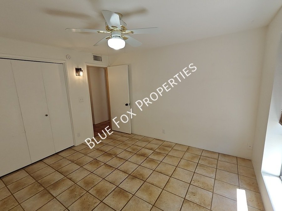 2781 W Calle Carapan property image