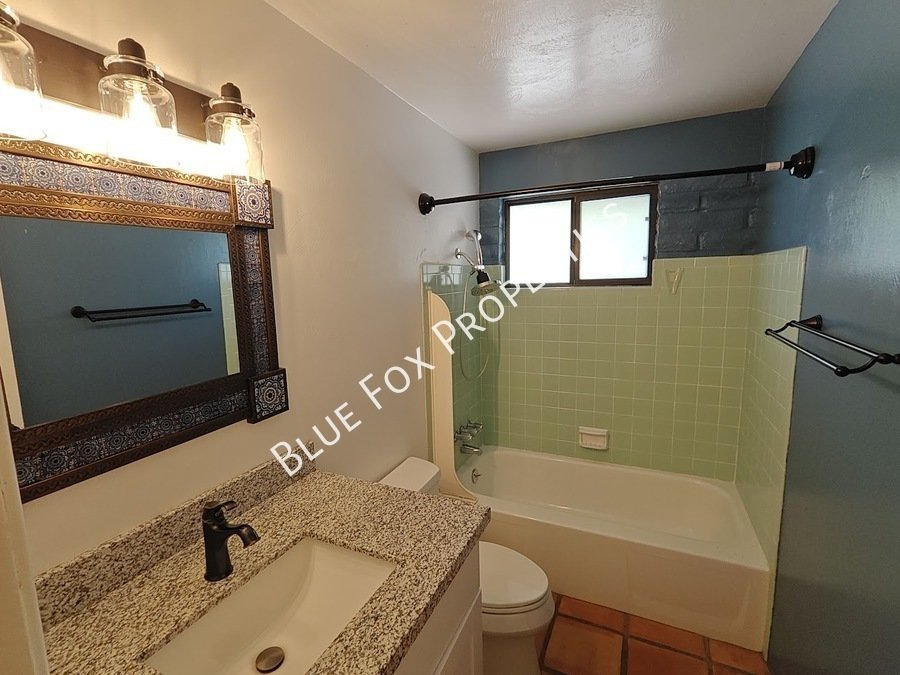2781 W Calle Carapan property image