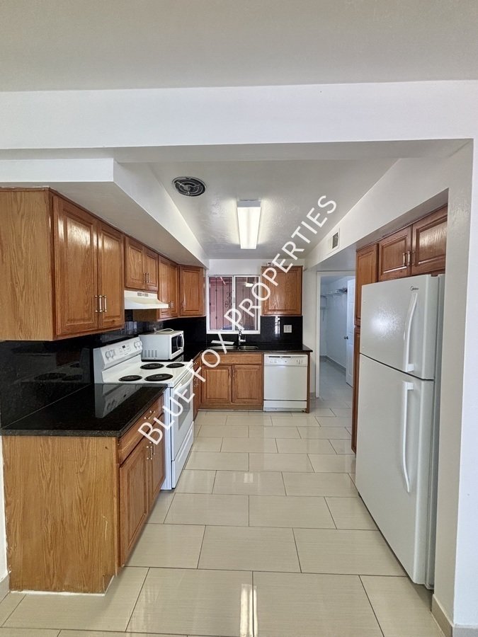 7329 E 28th Pl property image