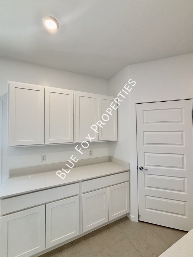 10253 West Sumullen St property image