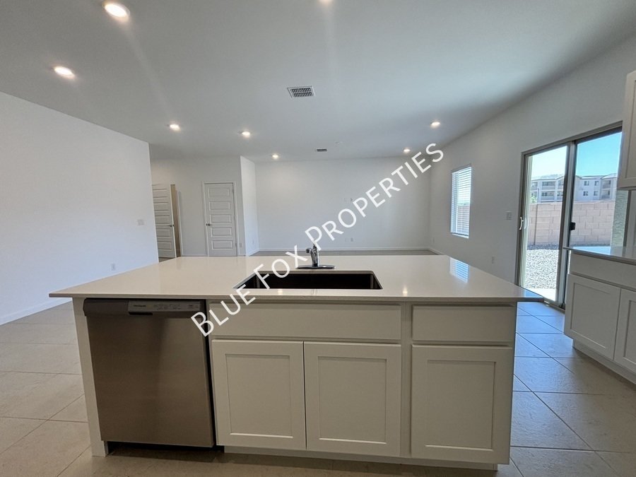 10253 West Sumullen St property image