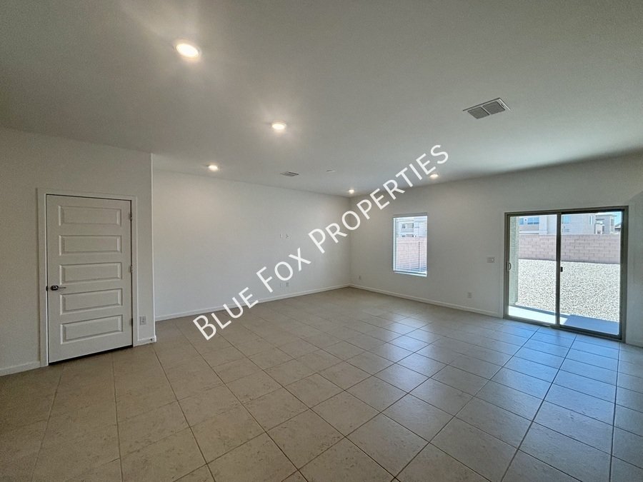 10253 West Sumullen St property image