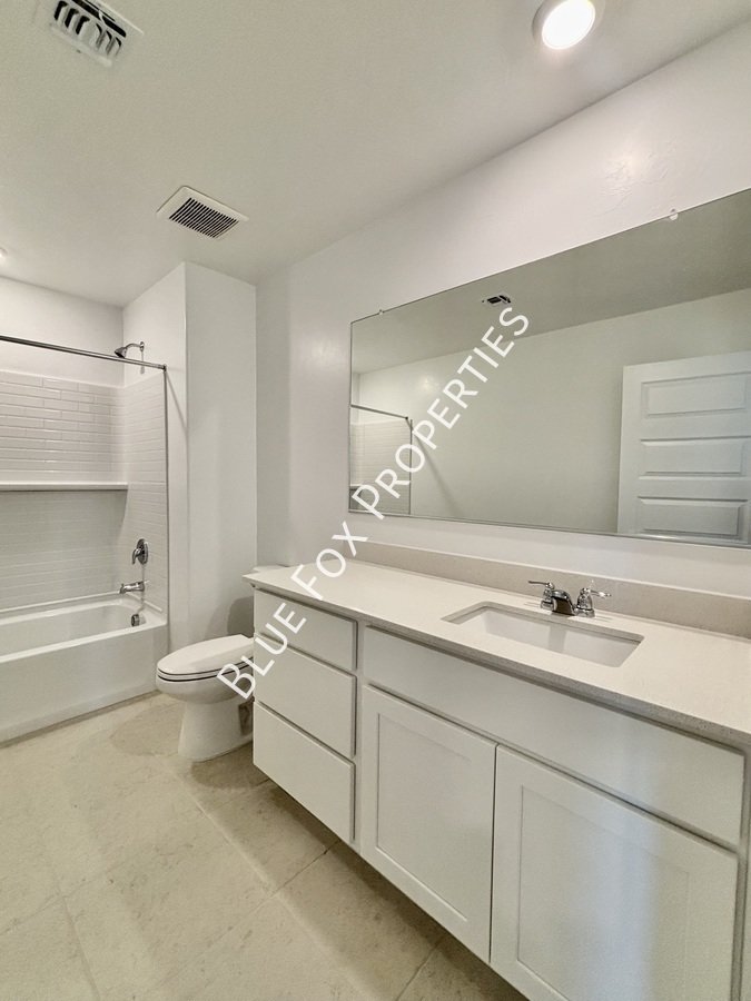10253 West Sumullen St property image