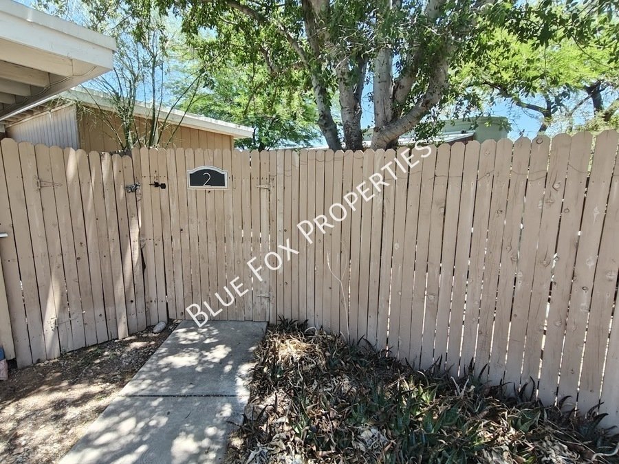 Comfortable and close to shopping and more! property image