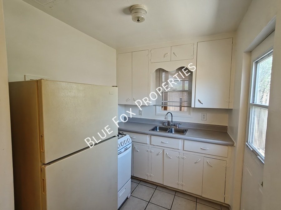 Comfortable and close to shopping and more! property image