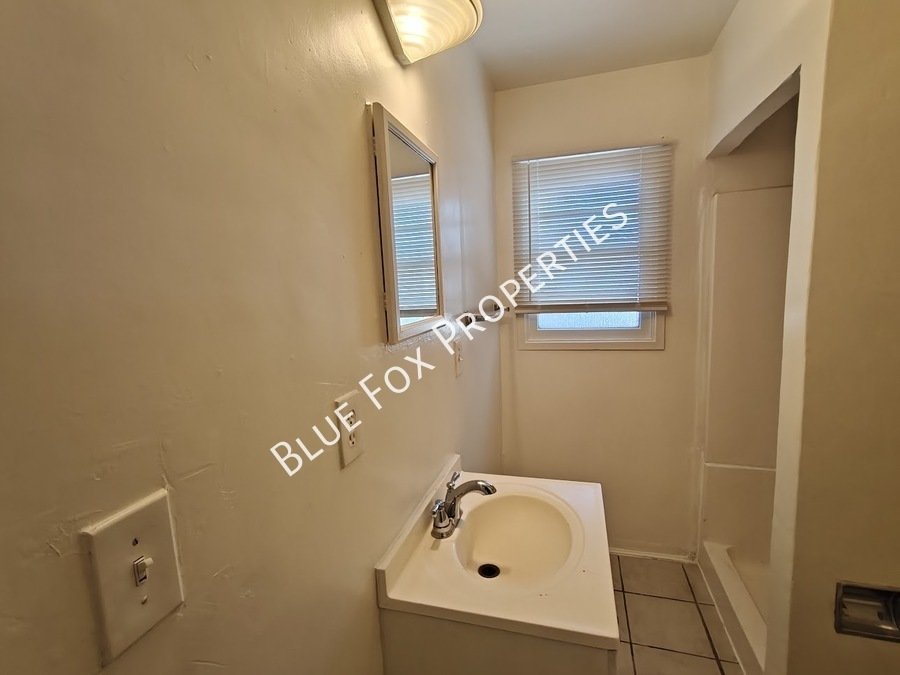 Comfortable and close to shopping and more! property image