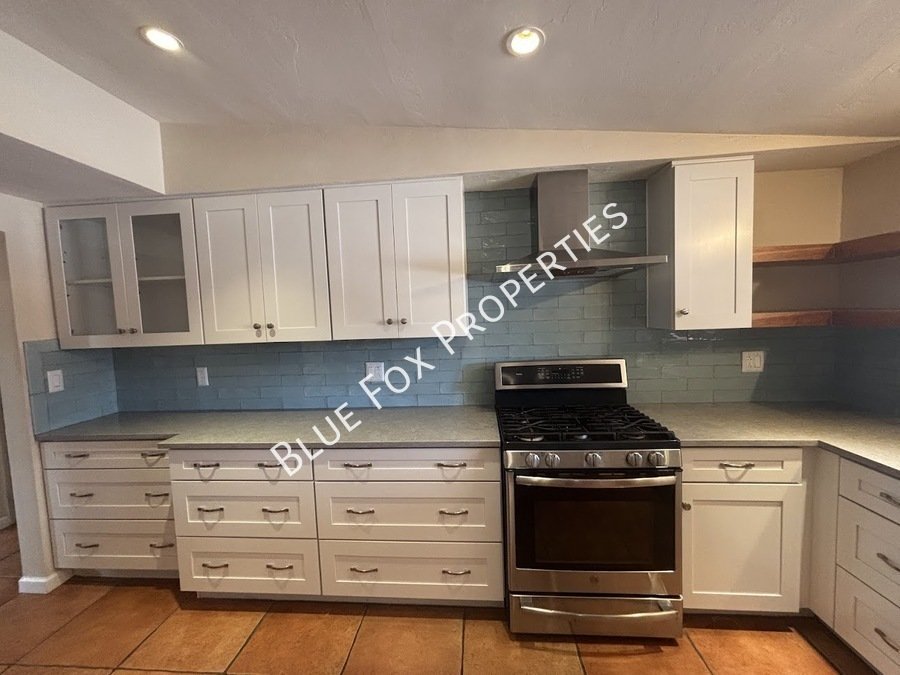 729 N Alamo Avenue property image
