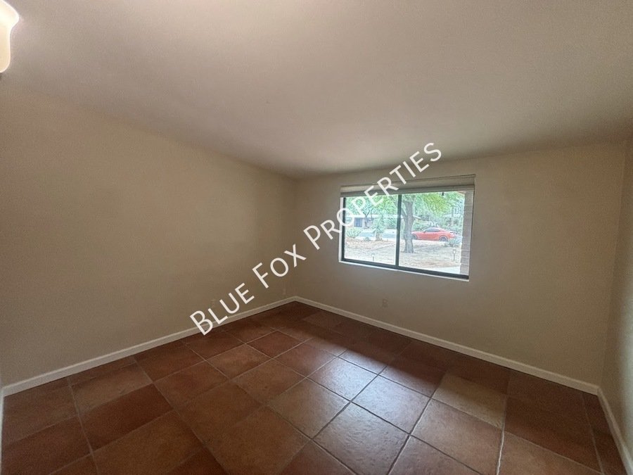 729 N Alamo Avenue property image