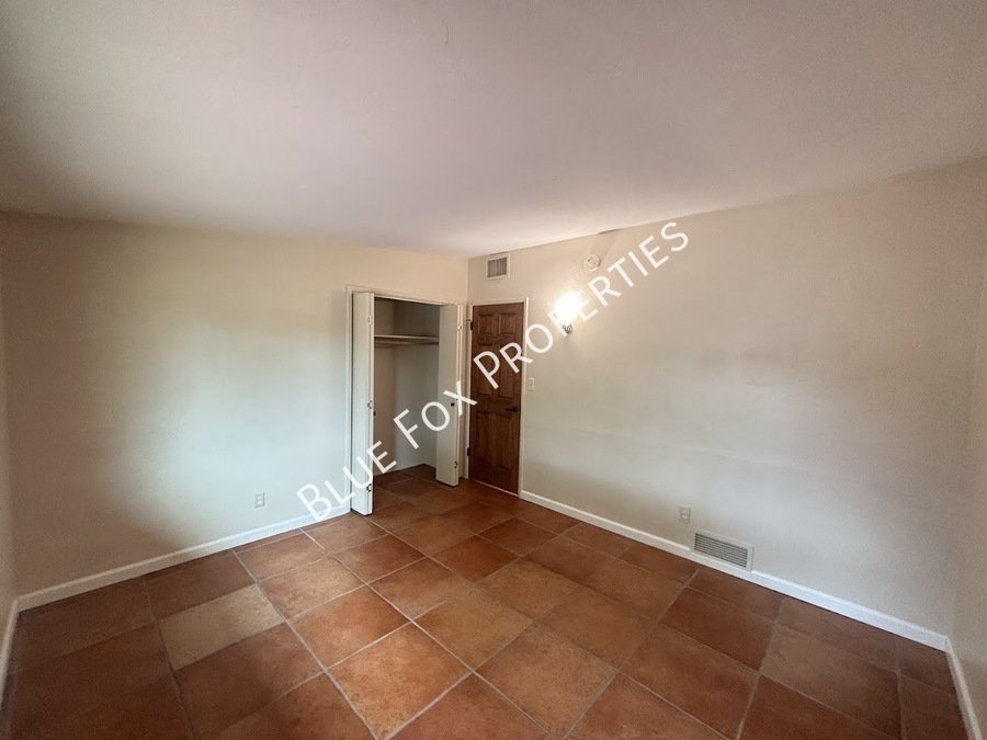 729 N Alamo Avenue property image