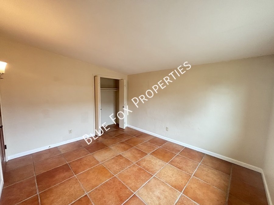 729 N Alamo Avenue property image